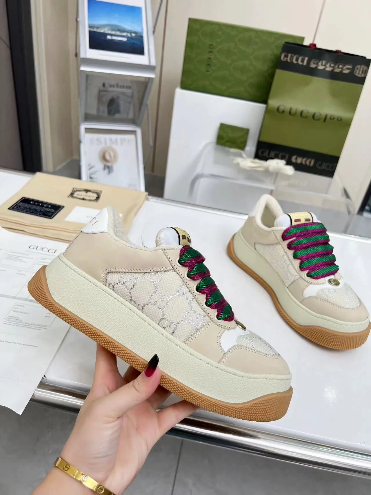 👟👟Ex-factory price 520👟👟 Women's Shoes Women's Clothing Gucci New Screener Series Couple's Style Chubby Bread Shoes Small Dirty Shoes Fatty Double G Casual Sneakers Original purchase Development Original purchase Develop The Screener series of sneakers are inspired by the classic sneakers of the 1970s and named after the defensive action in sports. They are decorated with striped webbing on the side and embellished with retro Gucci logos. These sneakers are made of GG canvas. Purple leather details add depth to the piece with sharp contrast, and the details are fuller. Exquisite packaging at the delivery counter Fabric: Original imported cowhide + double G fabric Lining: Original customized breathable towel velvet Sole: Original molded T👟👟 Factory price U outsole Sole thickness: 6CM Size: Women's 35-40 / Men's 39-45